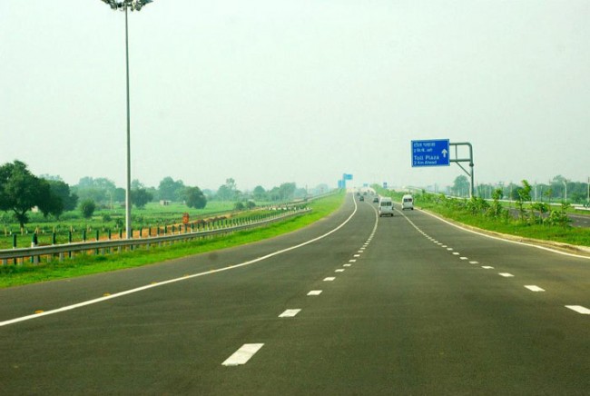 Delhi to Agra via Mathura on Yamuna Expressway